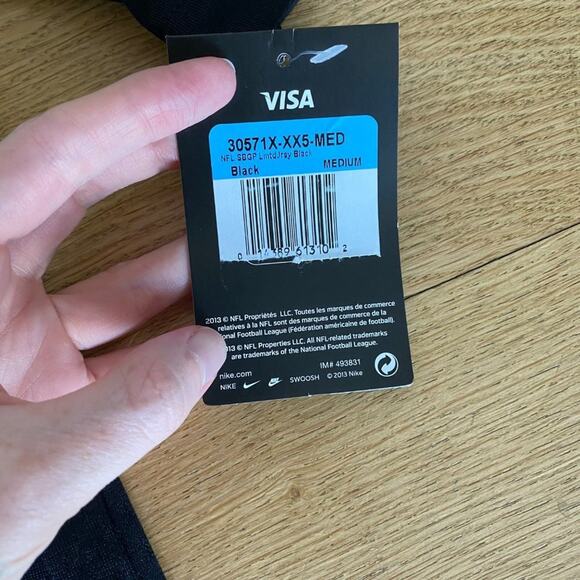 Nike NFL Superbowl 48 Limited Edition Football Top in Black - Picture 2 of 4